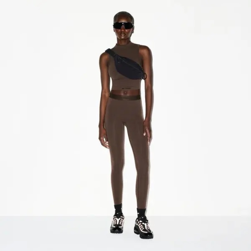 SKIMS Vintage Seamless Sculpting High-Rise Leggings in Phoenix SOLD-OUT - Picture 3 of 7
